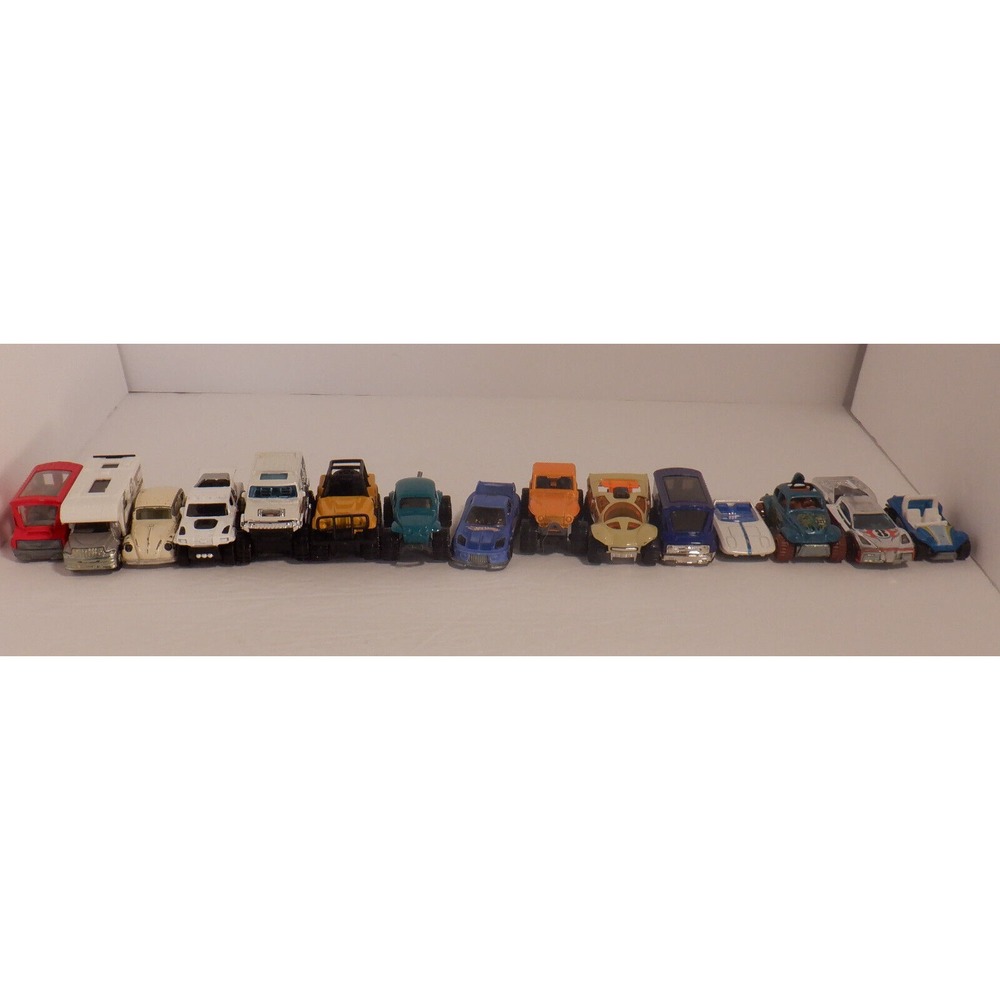Lot Of 15 HotWheels And Other Die-Cast Cars‎